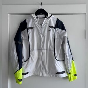 Women’s versatile, reflective running jacket